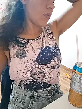 Snapshot of euahotmarii20 chatting on November 2025 10:21:01 AM euahotmarii20 online show from November 2025 10:21:01 AM