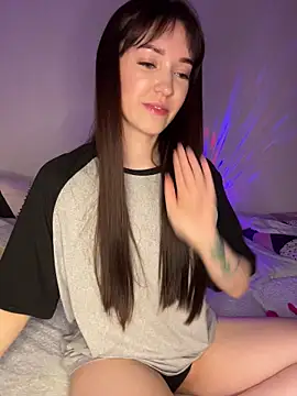 Veliora online show from February 2026 07:13:02 PM