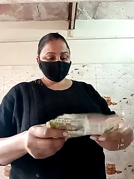 Rakhi sawant143 online show from November 2025 03:06:02 AM