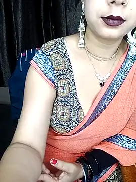 Snapshot of Oh_011 chatting on April 2026 05:30:01 PM Oh 011 online show from April 2026 05:30:01 PM