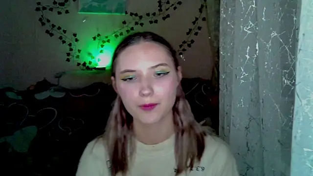 Snapshot of _kikiclark__ chatting on November 2025 10:29:02 PM kikiclark online show from November 2025 10:29:02 PM