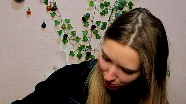 Snapshot of _kikiclark__ chatting on February 2026 06:17:01 PM kikiclark online show from February 2026 06:17:01 PM