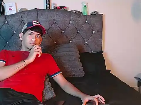 Snapshot of logan_willyams_ chatting on September 2025 12:33:01 AM logan willyams online show from September 2025 12:33:01 AM