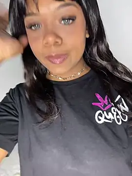 Snapshot of SereiaHott chatting on December 2025 07:09:01 PM SereiaHott online show from December 2025 07:09:01 PM