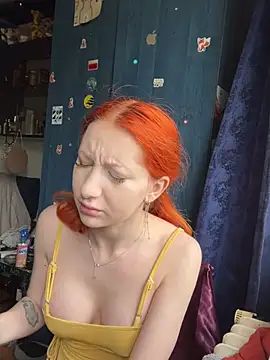 Snapshot of DaddysLittleSlutfox chatting on April 2026 08:39:01 AM DaddysLittleSlutfox online show from April 2026 08:39:01 AM