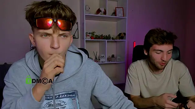 travis wolf  online show from October 2025 07:01:02 PM