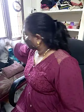 Snapshot of Tamil_Kavitha10 chatting on July 2026 01:11:01 AM Tamil Kavitha10 online show from July 2026 01:11:01 AM