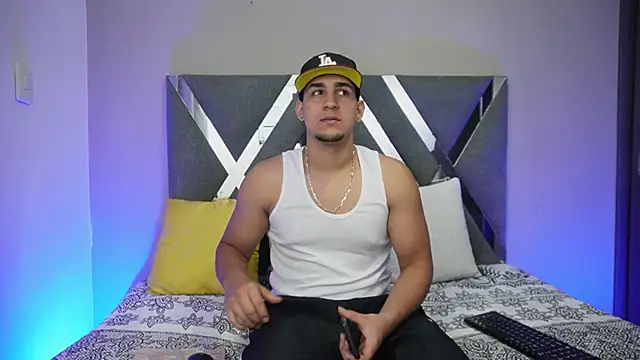 Snapshot of massimo_vidal_ chatting on October 2025 02:55:02 AM massimo vidal  online show from October 2025 02:55:02 AM