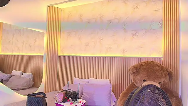 Liss-Reyes online show from March 2026 01:15:01 PM