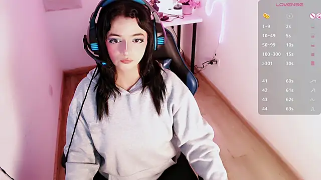 Lunyhose online show from March 2026 08:01:01 PM