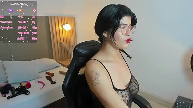 caroline 00403  online show from October 2025 07:09:02 PM