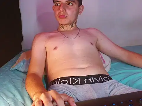 NoahAyala online show from November 2025 06:37:01 AM