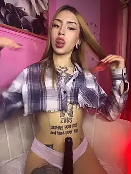 Snapshot of PrettyAshley_ chatting on December 2025 09:54:02 PM PrettyAshley online show from December 2025 09:54:02 PM