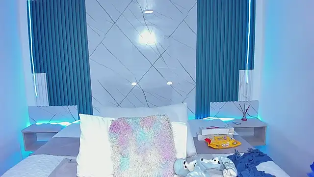 Nayla-Mouna online show from September 2025 12:32:01 PM