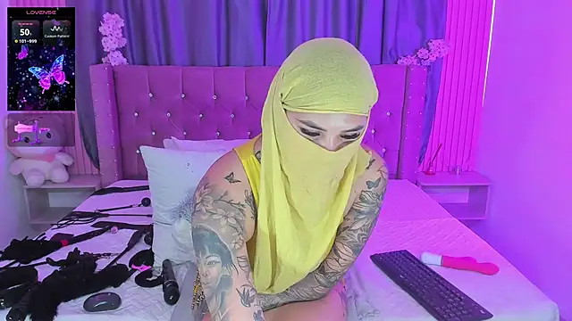 Nayla-Mouna online show from March 2026 07:54:01 PM