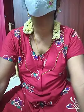 Snapshot of umashreetamil chatting on June 2026 06:11:01 AM umashreetamil online show from June 2026 06:11:01 AM