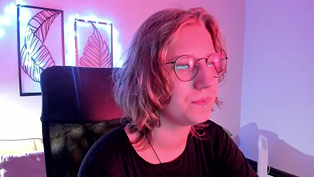 Hailey Foxy online show from November 2025 09:04:02 AM