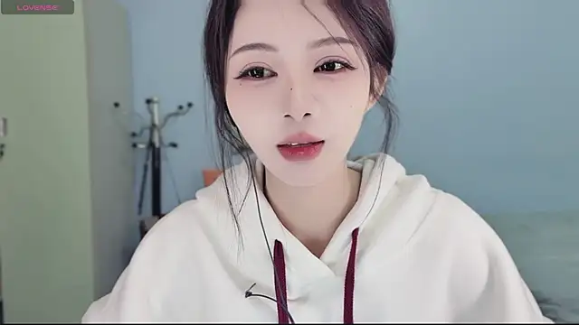 Sue101010 online show from November 2025 07:01:02 PM