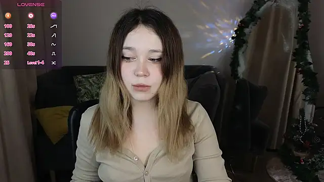 Lina Glow online show from December 2025 06:42:02 AM