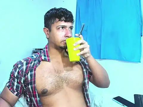 Snapshot of andylemonda1 chatting on October 2025 03:01:02 PM andylemonda1 online show from October 2025 03:01:02 PM