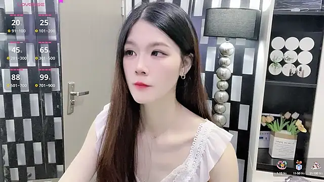 Yueyue-MM online show from October 2025 01:06:02 AM