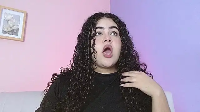 lourdes moon22 online show from October 2025 01:55:01 PM