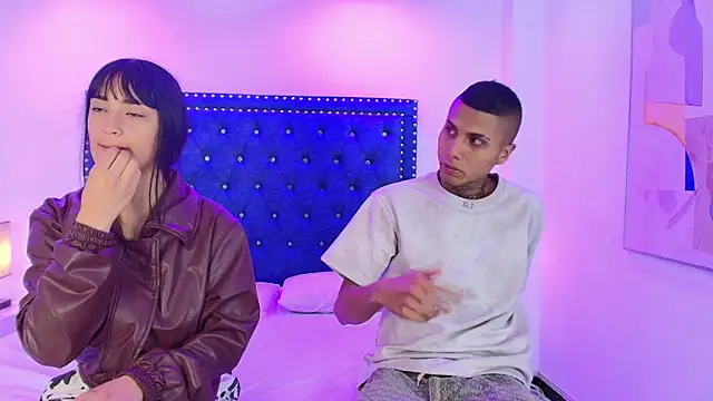 Snapshot of Damian_and_roxanne chatting on December 2025 12:33:02 PM Damian and roxanne online show from December 2025 12:33:02 PM