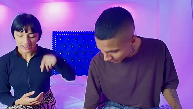 Snapshot of Damian_and_roxanne chatting on January 2026 12:40:01 PM Damian and roxanne online show from January 2026 12:40:01 PM