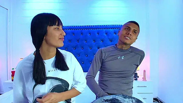 Snapshot of Damian_and_roxanne chatting on January 2026 12:43:02 PM Damian and roxanne online show from January 2026 12:43:02 PM