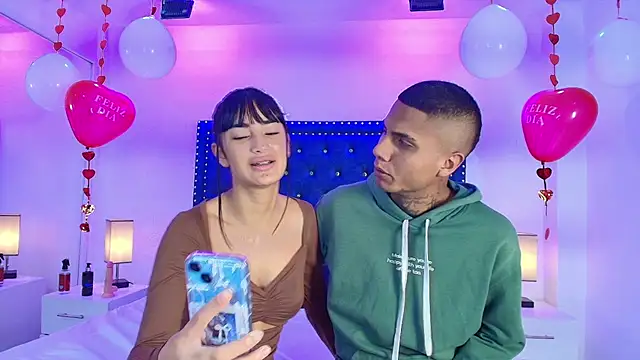 Snapshot of Damian_and_roxanne chatting on February 2026 12:42:01 PM Damian and roxanne online show from February 2026 12:42:01 PM