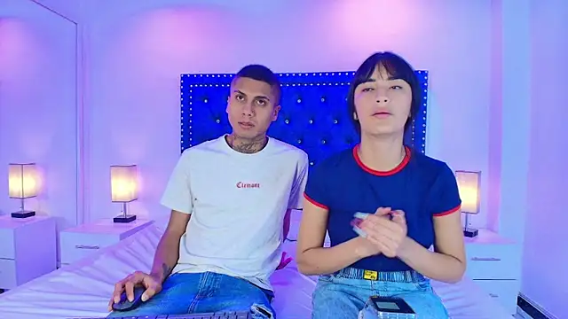 Snapshot of Damian_and_roxanne chatting on February 2026 12:35:02 PM Damian and roxanne online show from February 2026 12:35:02 PM