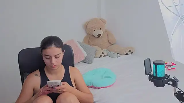 valerihouse online show from April 2026 02:12:02 AM