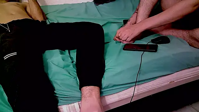 g0lden boss online show from October 2025 06:00:01 AM