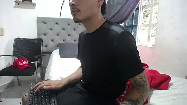 g0lden boss online show from January 2026 12:33:02 PM