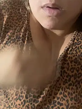 bruna438 online show from November 2025 11:32:01 PM