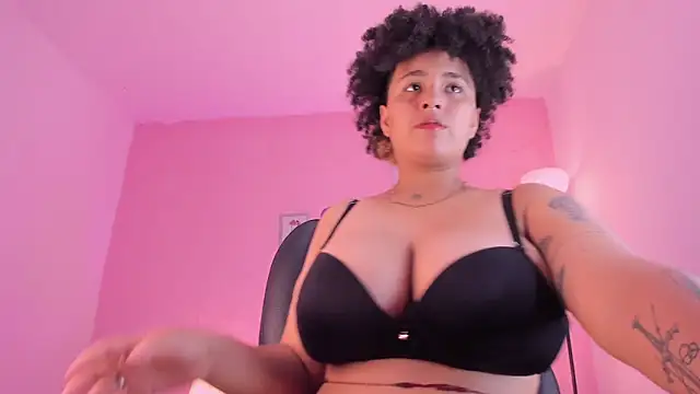 LiaaMoretzz online show from September 2025 11:52:01 PM