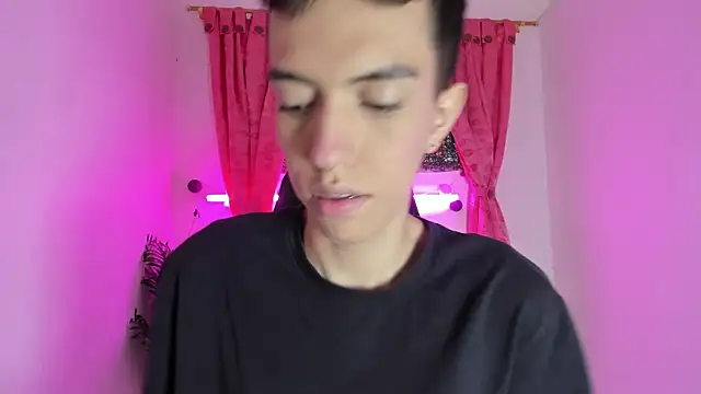 Snapshot of dylan_202520_ chatting on September 2025 12:49:01 PM dylan 202520 online show from September 2025 12:49:01 PM