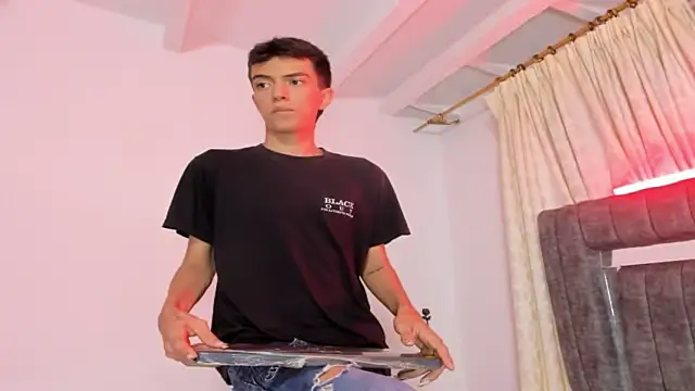 Snapshot of dylan_202520_ chatting on October 2025 11:40:01 AM dylan 202520 online show from October 2025 11:40:01 AM