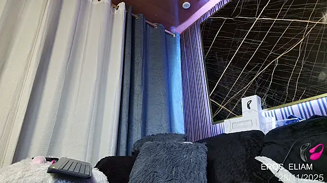 eroseliam online show from November 2025 06:43:01 PM