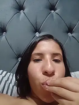 Snapshot of Liagni0 chatting on March 2026 04:07:02 AM Liagni0 online show from March 2026 04:07:02 AM