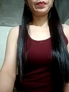 Snapshot of Vyvyy06 chatting on October 2025 11:12:02 PM Vyvyy06 online show from October 2025 11:12:02 PM