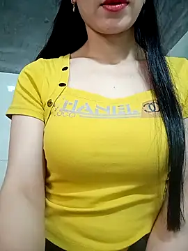 Snapshot of Vyvyy06 chatting on November 2025 12:19:01 AM Vyvyy06 online show from November 2025 12:19:01 AM