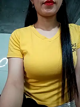 Snapshot of Vyvyy06 chatting on November 2025 10:31:02 PM Vyvyy06 online show from November 2025 10:31:02 PM