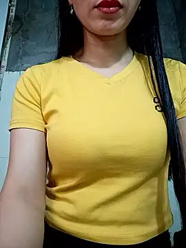 Snapshot of Vyvyy06 chatting on November 2025 12:57:01 AM Vyvyy06 online show from November 2025 12:57:01 AM