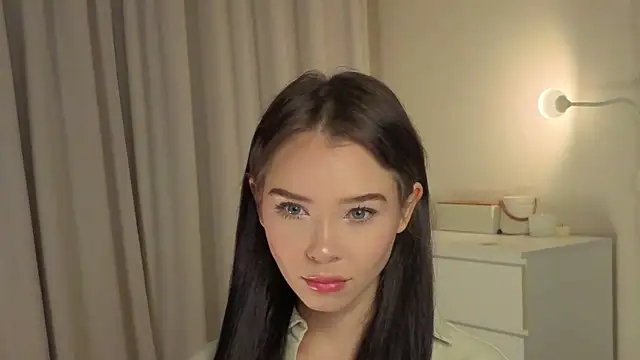 slyshypie online show from November 2025 01:22:04 PM