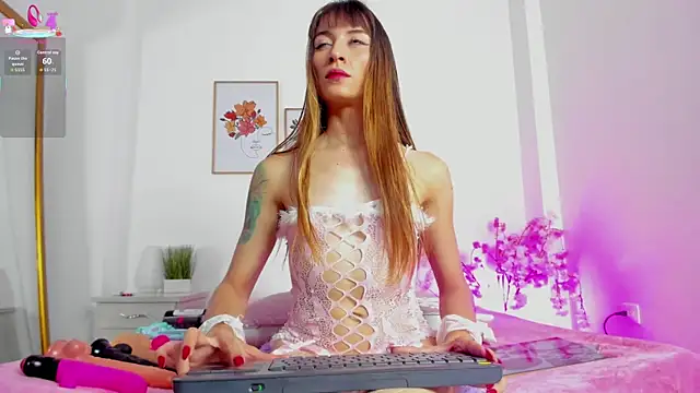 hellzel moon online show from November 2025 07:13:01 PM