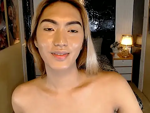 AthenaFLamia online show from November 2025 07:01:01 AM