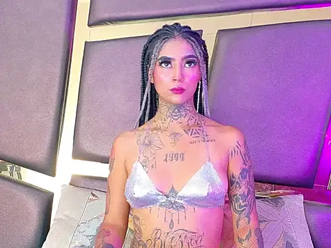 EmilieLake online show from September 2025 04:21:02 PM