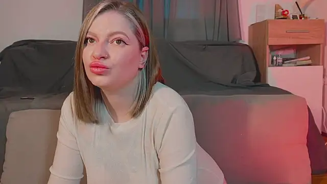 Mia Kamp online show from October 2025 04:03:02 PM