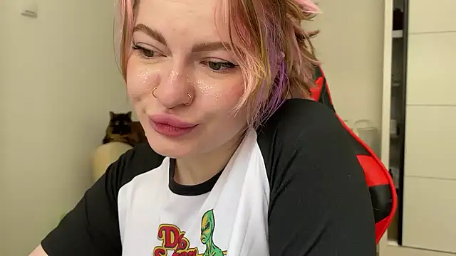 Mia Kamp online show from May 2026 10:56:02 AM